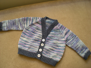 Baby_s_cardigan_small2