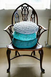Pebble_cushion_01_small2