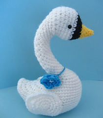 Swan_4_small