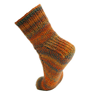 Simple_socks_with_a_slant_back_small2
