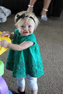 Sommerlyn_in_her_green_heart_dress_small2