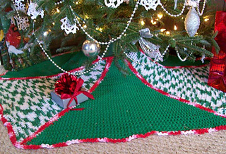 Christmas_tree_skirt_small2