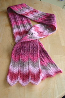 Simple_patterned_scarf_01_small2