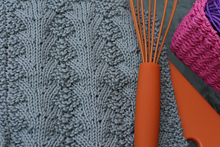 Fir_cone_lace2_small2