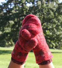 Hands_clasped_small