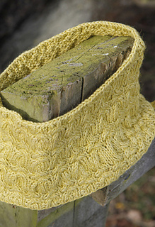 2020_cowl_on_post_small2