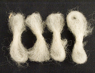 Thrummed-mitten-thrums_small2