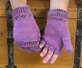 Vilya-mittens-on-trunk_small2