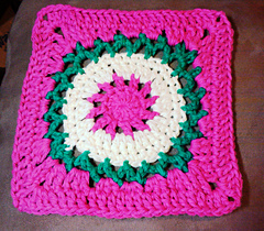 Circled_granny_square_small