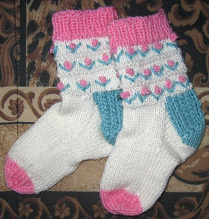 Childs_flowers_socks02_small2