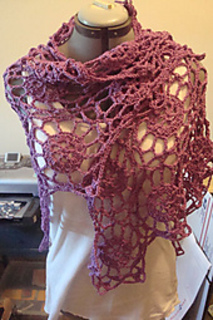 Hexagon-shawl-on-cory_small2