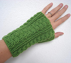 Green_wrist_warmers_3_small