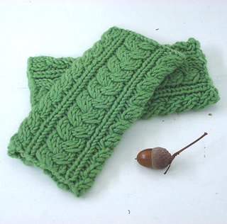 Green_wrist_warmers_4_small2