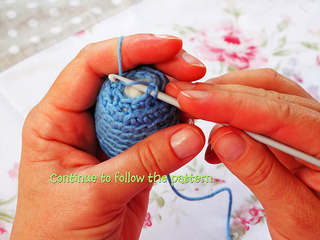 Crocheted_easter_egg_23_1_small2