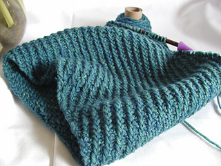 357_p2110759__cowl_the_long_and_winding_row__malabrigo_rios_solis_small2