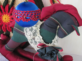 Lace-edging-trimmed-ornament-0270-25_small2