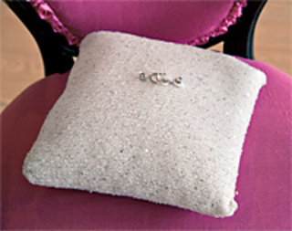 Pillow_wed13_200_small2