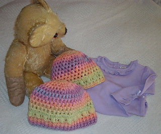 Olivia_crocheted_baby_hat1_cropped_small2