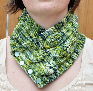 Sylvan_necwarmer_ravelry_small2