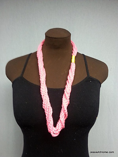 Pink-simple-chain-stitch-necklace_small2