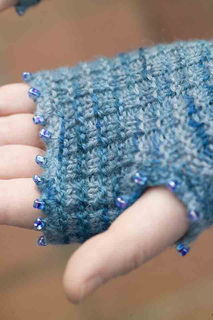 Festivefingerlessmitts2_small2