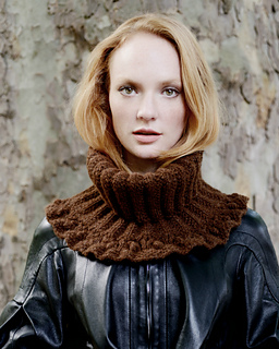 Jerri_cowl_frilly_knitted_neck_warmer_small2