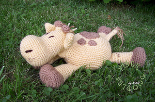 Giraffepillowpal_complete02_small2