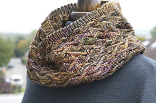 Vitis_vinifera_cowl_pattern_small2