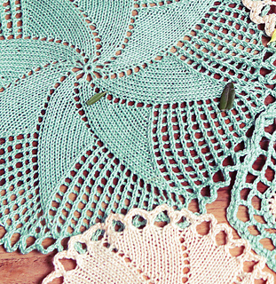 Knitted_doilies_small2