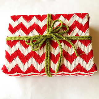 Knit_christmas_window_display_4_small2