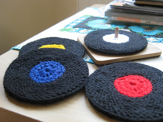 Vinyl_record_coasters_knit_version_005_small2