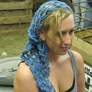 Caroline3_400px_small2