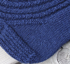 Flat_navy_sock_cassidy_monster_005heel_cropweb_small