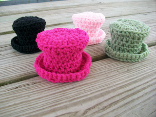 mini crochet top hat