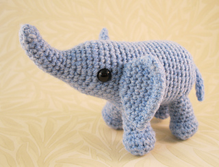 Baby_elephant_06_small2