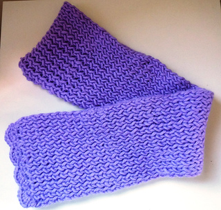 Ravelry: LuisaBaccellieris Hooded scarf (loom knitting)