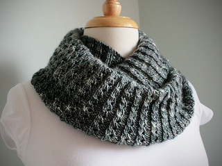 Twisted-rib-neckwarmer-1_small2