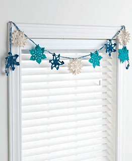 Crochet_at_home_-_snowflake___owl_buntings_beauty_shot_small2