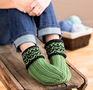 Cozy_knits_-_toasty_tootsies_slip-stitch_slipper_socks_beauty_shot_small2