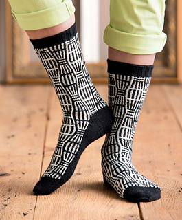 Op-art_socks_-_feny_beauty_shot_small2