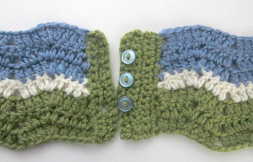 Eyelet_ripple_infinity_scarf_buttons_and_buttonholes_medium