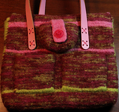 Small_pink_bag_back_view_small