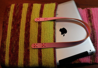 Small_pink_bag_open_view_with_ipad_small2