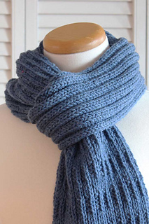Knitting_pattern_blue_mist_scarf_small2