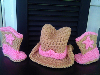 Cowboy_hat_and_booties_pink_and_tan_small2