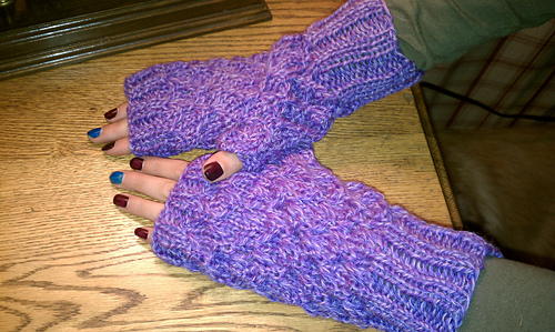 Neverwhere_fingerless_mittins_medium