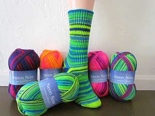 F533_neon_now_sock__small2