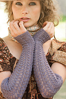 Vk_fall_2010_ethereal_girl_lace_gloves_pair_small2