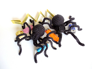 Both_spiders_scale_2_small2