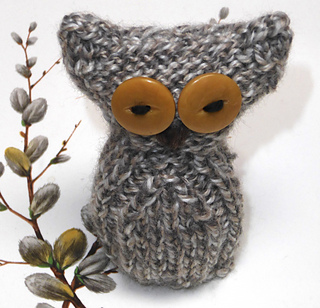 Ravelry: Owl Easter Creme Egg Cosy pattern by Tess Young